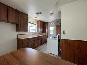20641 Runnymede St in Los Angeles, CA - Building Photo - Building Photo