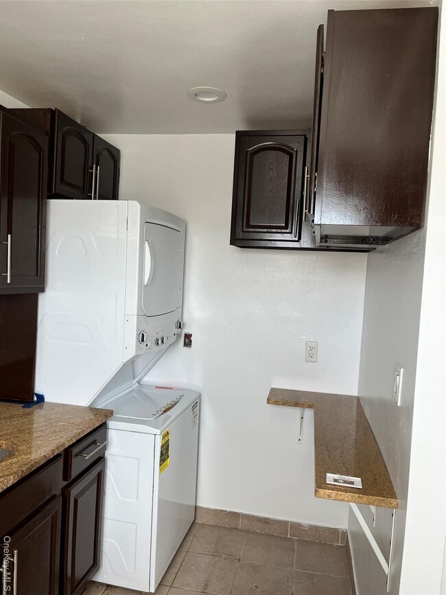 property at 72-05 Little Neck Pkwy