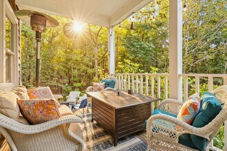 20 Howard St in East Hampton, NY - Building Photo - Building Photo