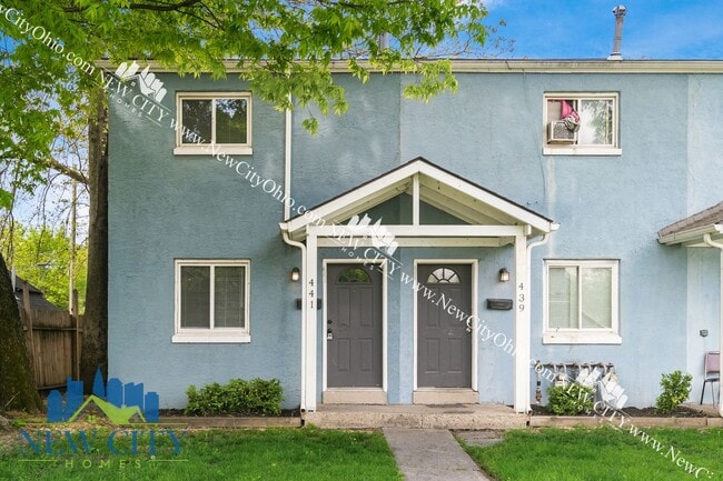 property at 437-441-441 S Glenwood Ave