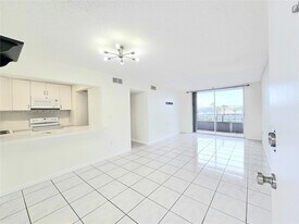 8231 NW 8th St, Unit 2502 in Miami, FL - Building Photo