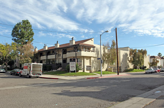 20954 Bryant St in Canoga Park, CA - Building Photo - Building Photo