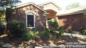 9022 John Barrett Dr in San Antonio, TX - Foto de edificio - Building Photo