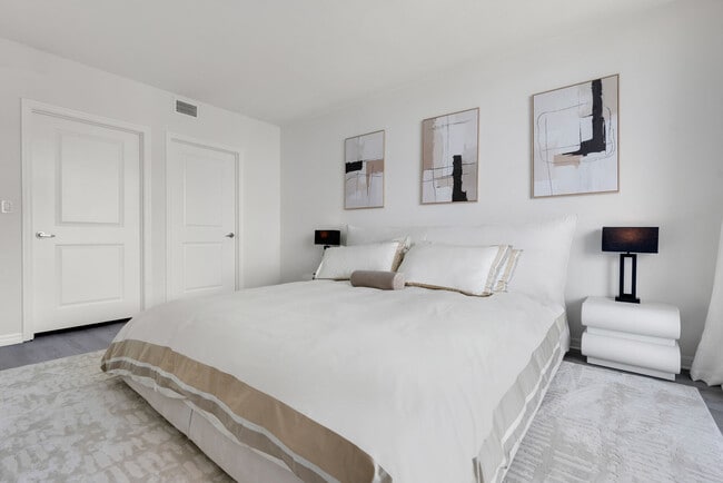 Wake Biscayne Bay in North Bay Village, FL - Building Photo - Building Photo