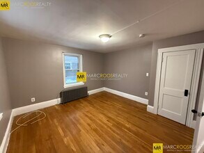 184 Gladstone St, Unit Gladstone St in Boston, MA - Building Photo - Building Photo