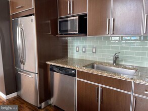 1228-32 Arch St-Unit -2D in Philadelphia, PA - Building Photo - Building Photo