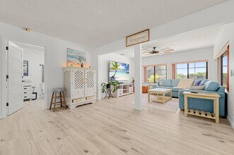 1075 SE Coral Reef St in Port St. Lucie, FL - Building Photo - Building Photo