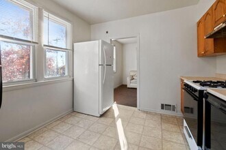4806 Hollywood Rd in College Park, MD - Building Photo - Building Photo
