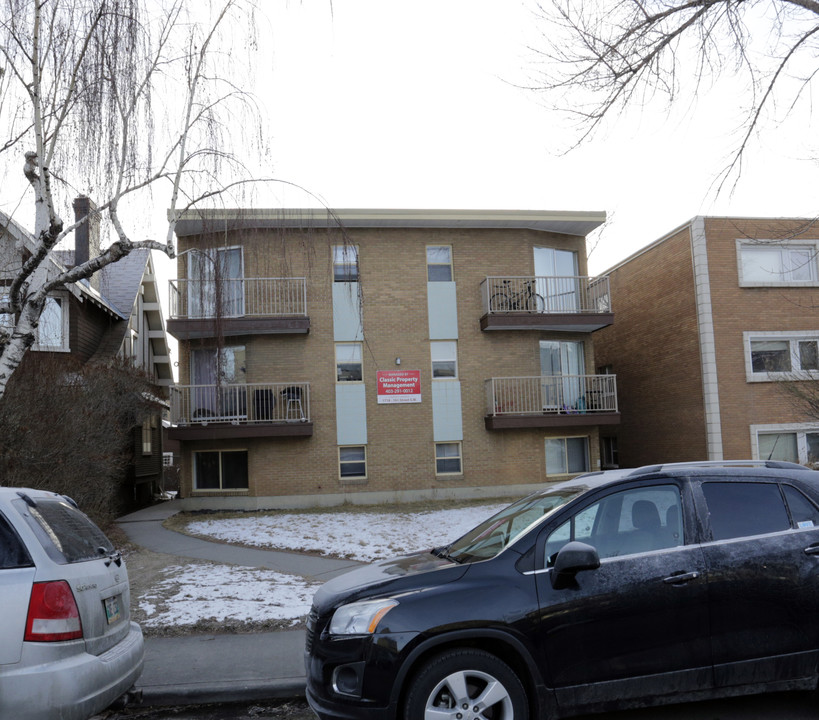 1718 10A St SW in Calgary, AB - Building Photo