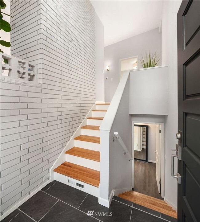 16415 Burke Ave N in Shoreline, WA - Building Photo - Building Photo