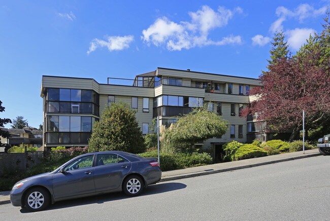 Hillside House in White Rock, BC - Building Photo - Building Photo