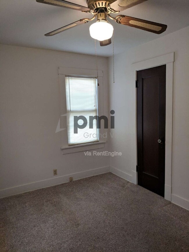 2284 E Clay St in Decatur, IL - Building Photo - Building Photo