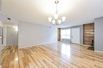 2726 E Otero Pl in Centennial, CO - Building Photo - Building Photo