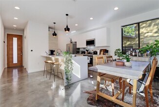 2709 E 14th St in Austin, TX - Building Photo - Building Photo