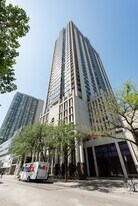 1122 N Clark St in Chicago, IL - Building Photo