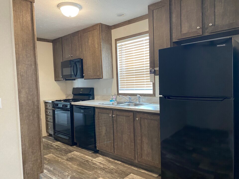 20 Anchor Rd in Springfield, IL - Building Photo