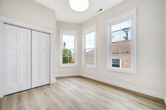 1619 W Balmoral Ave, Unit 2E in Chicago, IL - Building Photo - Building Photo