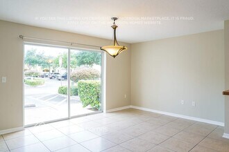 8716 Sheldon Creek Blvd in Tampa, FL - Building Photo - Building Photo