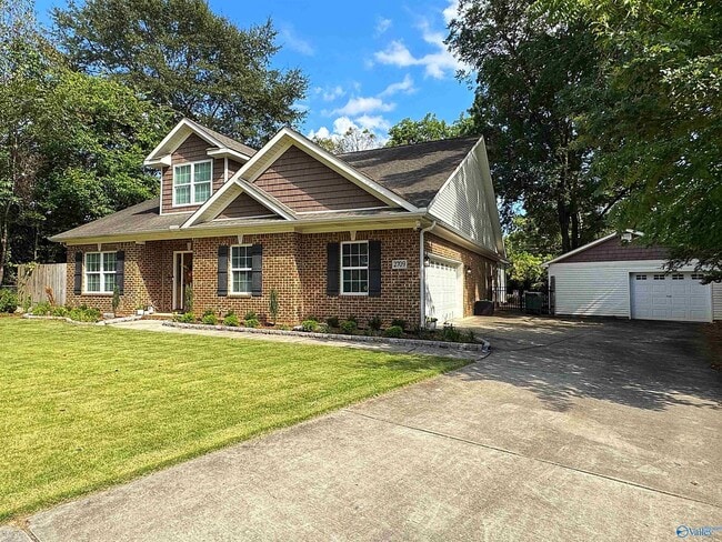 2709 Thornton Cir SW in Huntsville, AL - Building Photo - Building Photo