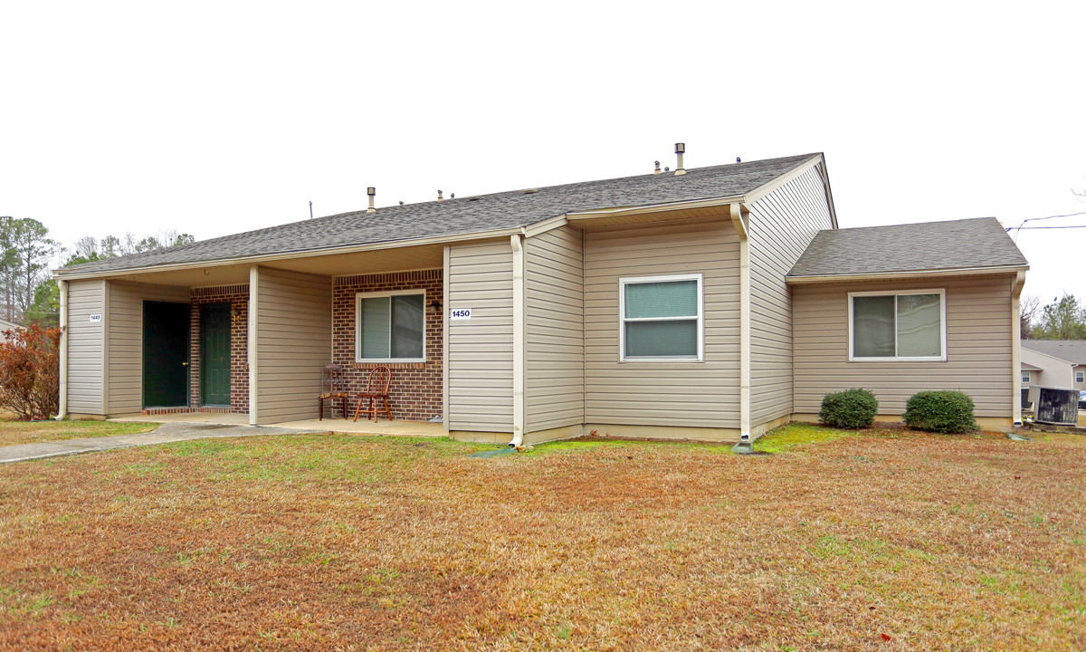 Rainbow Apartments in Rainbow City, AL - Building Photo