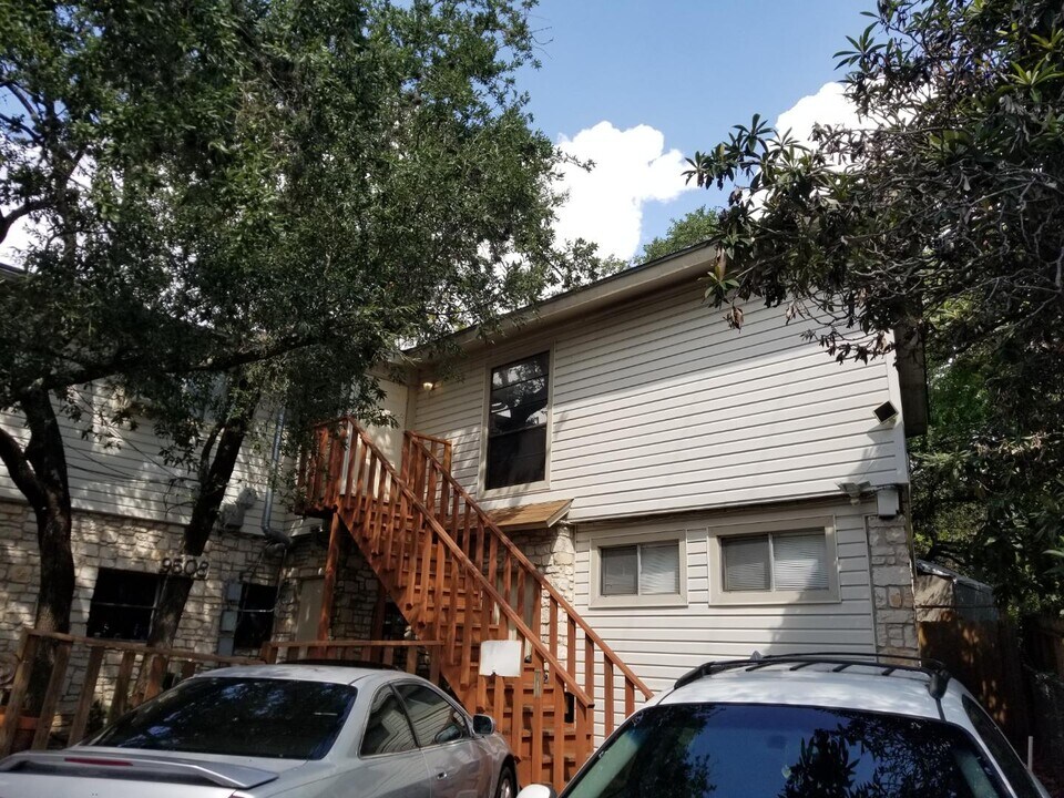 9510 Powhatan Dr in San Antonio, TX - Building Photo