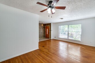 123 Westchester Dr in San Antonio, TX - Building Photo - Building Photo