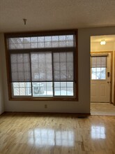 18083 Settlers Way in Eden Prairie, MN - Foto de edificio - Building Photo