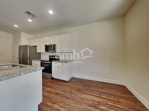 5843 Petronius St in Las Vegas, NV - Building Photo - Building Photo