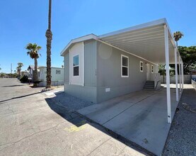 3139 E Sahara Ave in Las Vegas, NV - Building Photo - Building Photo