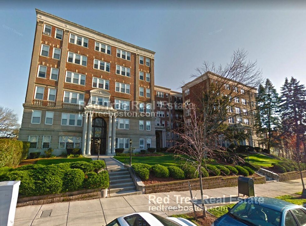 1800 Commonwealth Avenue-Unit -20 in Boston, MA - Building Photo