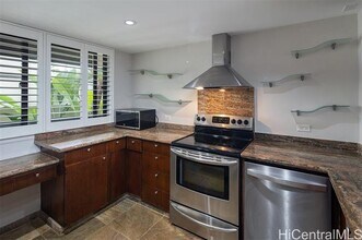 500 Lunalilo Home Rd in Honolulu, HI - Building Photo - Building Photo