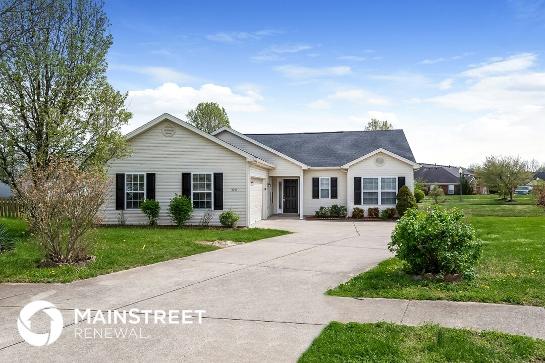 11211 Sand Lake Ct in Louisville, KY - Building Photo