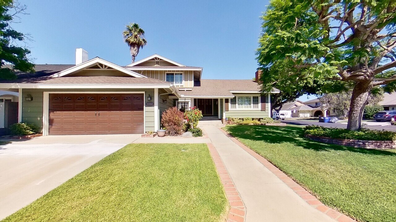 11350 Maple St in Los Alamitos, CA - Building Photo