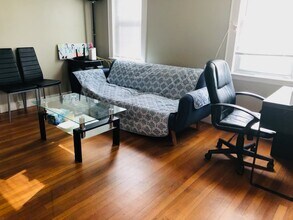 53 Germain Ave, Unit 2R in Quincy, MA - Foto de edificio - Building Photo