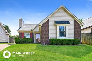 2808 Maryland Cir W in Memphis, TN - Building Photo
