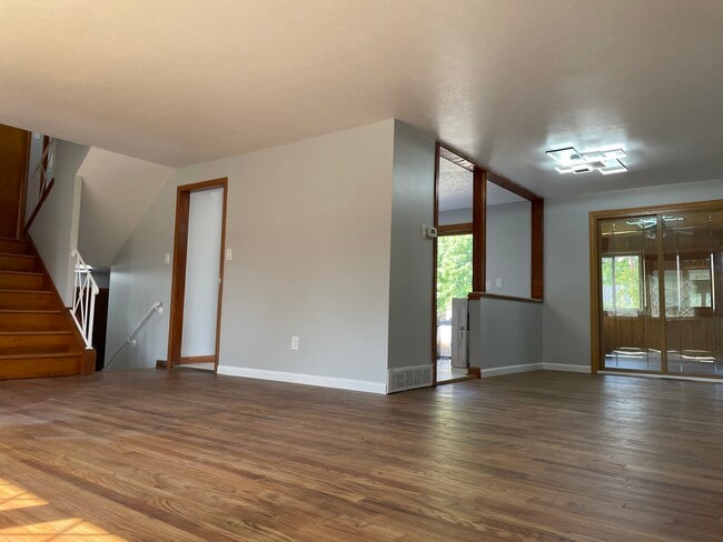 6774 Reid Dr in Parma Heights, OH - Building Photo - Building Photo