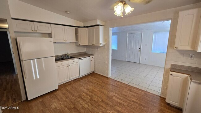 11375 N 112th Dr in Youngtown, AZ - Building Photo - Building Photo