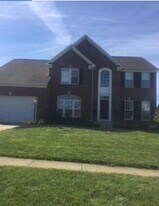 5573 Woodmansee Way in Hamilton, OH - Building Photo