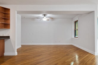 7010 S Clyde Ave in Chicago, IL - Building Photo - Building Photo