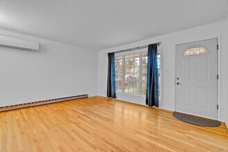 12620 SW 12th St in Beaverton, OR - Building Photo - Building Photo