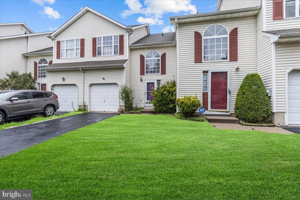 28 Fawn Ct in Lumberton, NJ - Building Photo