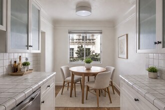 1345 N Hayworth Ave, Unit 108 in West Hollywood, CA - Foto de edificio - Building Photo