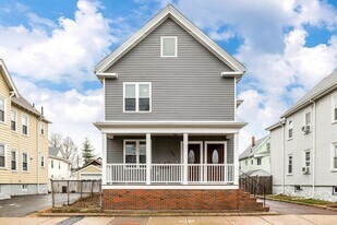 285 Charles St, Unit 1 in Malden, MA - Building Photo