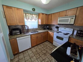 Fountain Aire Apartments in Cape Coral, FL - Building Photo