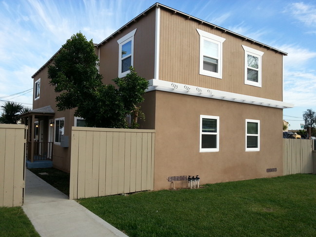 4325-4331 Mcclintock St in San Diego, CA - Building Photo - Building Photo