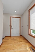 1858 S Bennett Dr in Seattle, WA - Building Photo - Building Photo