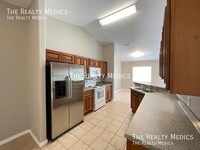 823 Jarnac Dr in Kissimmee, FL - Foto de edificio - Building Photo