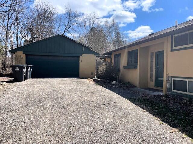 property at 3079 Pittsview Dr