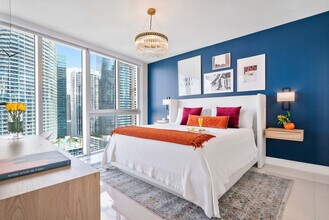 485 Brickell Ave in Miami, FL - Foto de edificio - Building Photo