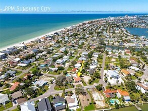 15804 Redington Dr in Redington Beach, FL - Building Photo - Building Photo